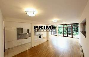 Family house for rent, 260m<sup>2</sup>, 623m<sup>2</sup> of land