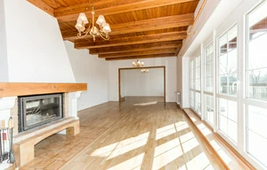 Family house for rent, 350m<sup>2</sup>, 780m<sup>2</sup> of land