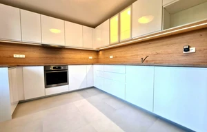 Family house for rent, 350m<sup>2</sup>, 780m<sup>2</sup> of land