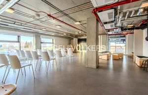 Office for rent, 942m<sup>2</sup>