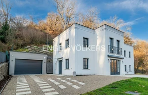 Villa for rent, 253m<sup>2</sup>, 2005m<sup>2</sup> of land