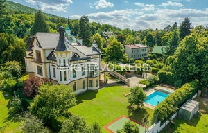 Villa for sale, 581m<sup>2</sup>, 2105m<sup>2</sup> of land