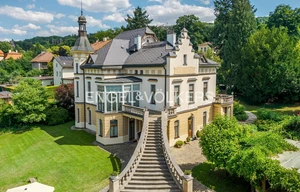 Villa for sale, 581m<sup>2</sup>, 2105m<sup>2</sup> of land