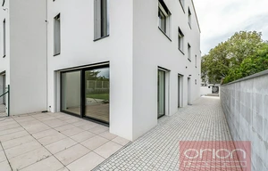 Family house for rent, 282m<sup>2</sup>, 426m<sup>2</sup> of land