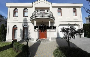 Family house for rent, 270m<sup>2</sup>, 537m<sup>2</sup> of land