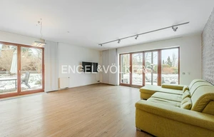 Family house for sale, 383m<sup>2</sup>, 1750m<sup>2</sup> of land