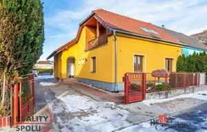 Family house for sale, 180m<sup>2</sup>, 385m<sup>2</sup> of land