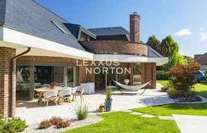 Family house for sale, 390m<sup>2</sup>, 1430m<sup>2</sup> of land