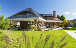 Family house for sale, 390m<sup>2</sup>, 1430m<sup>2</sup> of land