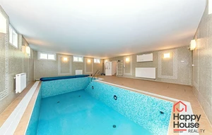 Villa for rent, 827m<sup>2</sup>, 8770m<sup>2</sup> of land