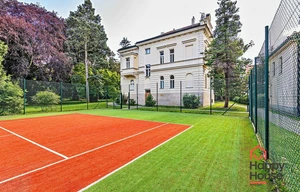 Villa for rent, 827m<sup>2</sup>, 8770m<sup>2</sup> of land