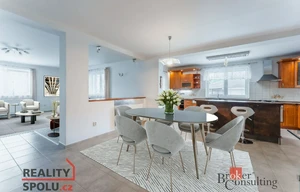 Family house for sale, 240m<sup>2</sup>, 1744m<sup>2</sup> of land