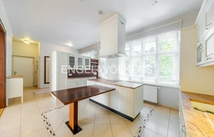 Apartment for rent, 4+kk - 3 bedrooms, 145m<sup>2</sup>