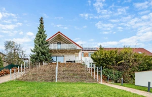 Villa for rent, 393m<sup>2</sup>, 775m<sup>2</sup> of land