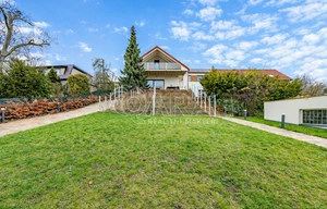 Villa for rent, 393m<sup>2</sup>, 775m<sup>2</sup> of land