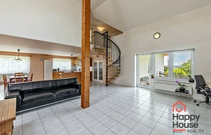 Family house for sale, 424m<sup>2</sup>, 1861m<sup>2</sup> of land