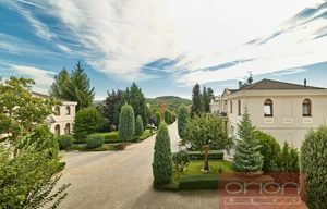 Family house for rent, 243m<sup>2</sup>, 328m<sup>2</sup> of land