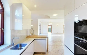 Family house for rent, 243m<sup>2</sup>, 328m<sup>2</sup> of land