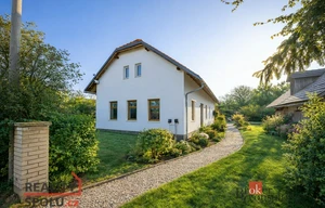 Family house for sale, 270m<sup>2</sup>, 999m<sup>2</sup> of land