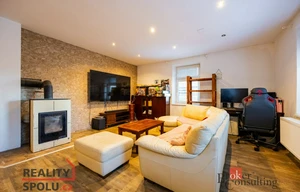 Family house for sale, 270m<sup>2</sup>, 999m<sup>2</sup> of land