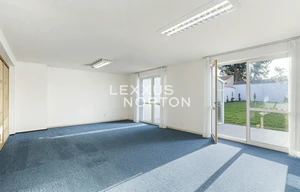 Family house for sale, 320m<sup>2</sup>, 225m<sup>2</sup> of land