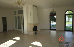 Family house for rent, 243m<sup>2</sup>, 675m<sup>2</sup> of land