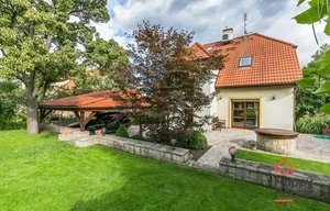 Family house for rent, 230m<sup>2</sup>, 1010m<sup>2</sup> of land