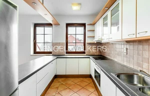 Apartment for rent, 5+1 - 4 bedrooms, 350m<sup>2</sup>