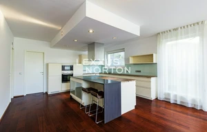 Family house for rent, 219m<sup>2</sup>, 509m<sup>2</sup> of land