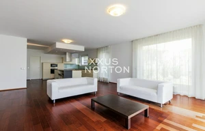 Family house for rent, 219m<sup>2</sup>, 509m<sup>2</sup> of land