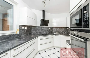 Family house for rent, 312m<sup>2</sup>, 847m<sup>2</sup> of land