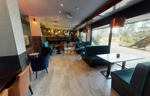 Other commercial property for sale, 142m<sup>2</sup>