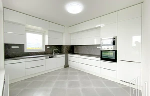 Apartment for rent, 4+kk - 3 bedrooms, 111m<sup>2</sup>