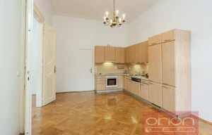 Apartment for rent, 4+1 - 3 bedrooms, 180m<sup>2</sup>