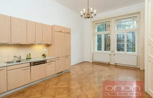 Apartment for rent, 4+1 - 3 bedrooms, 180m<sup>2</sup>