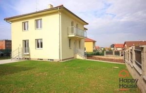 Family house for rent, 300m<sup>2</sup>, 820m<sup>2</sup> of land