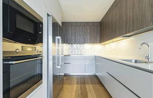 Apartment for rent, 4+kk - 3 bedrooms, 211m<sup>2</sup>