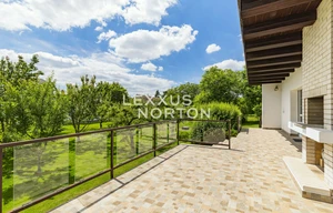 Family house for rent, 350m<sup>2</sup>, 600m<sup>2</sup> of land