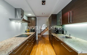 Apartment for rent, 5+kk - 4 bedrooms, 210m<sup>2</sup>