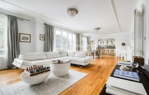 Family house for rent, 350m<sup>2</sup>, 700m<sup>2</sup> of land