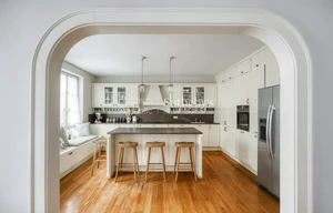 Family house for rent, 350m<sup>2</sup>, 700m<sup>2</sup> of land