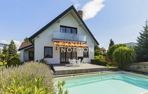 Family house for rent, 283m<sup>2</sup>, 375m<sup>2</sup> of land