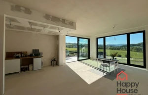 Family house for sale, 211m<sup>2</sup>, 942m<sup>2</sup> of land