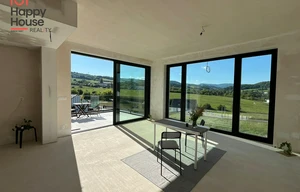 Family house for sale, 211m<sup>2</sup>, 942m<sup>2</sup> of land