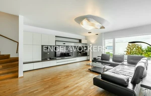 Family house for rent, 473m<sup>2</sup>, 608m<sup>2</sup> of land