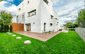 Family house for rent, 473m<sup>2</sup>, 608m<sup>2</sup> of land