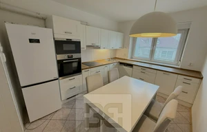 Family house for rent, 196m<sup>2</sup>, 411m<sup>2</sup> of land