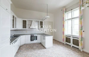 Apartment for rent, 5 bedrooms +, 246m<sup>2</sup>
