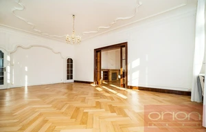 Apartment for rent, 5 bedrooms +, 300m<sup>2</sup>