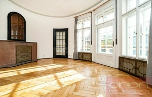 Apartment for rent, 5 bedrooms +, 300m<sup>2</sup>